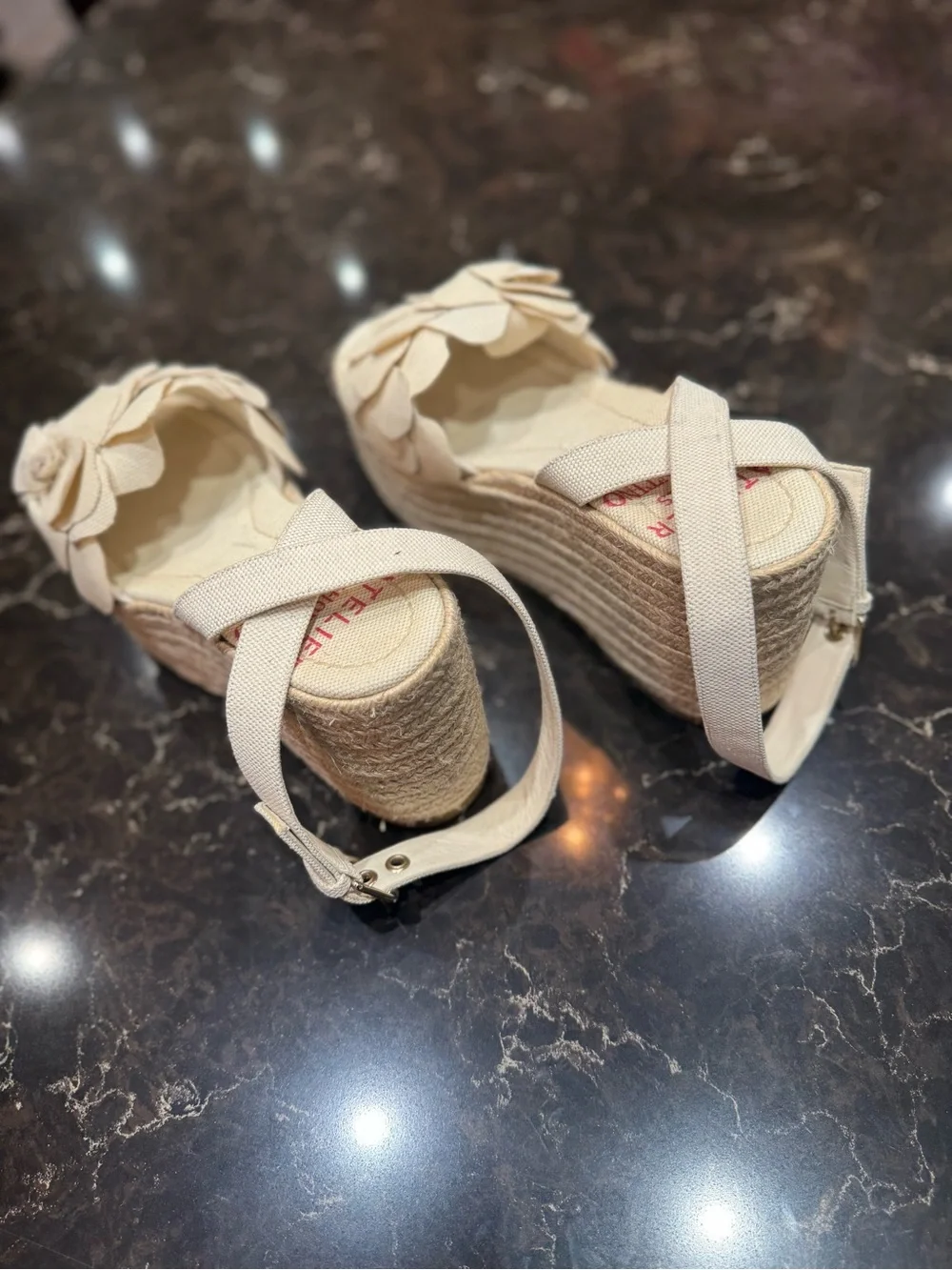 Valentino Garavani Kids Cream Flower Appliqué Sandals